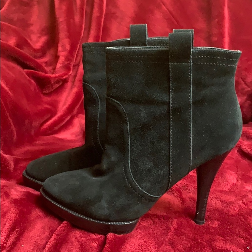 BCBG platform suede booties - black size 9